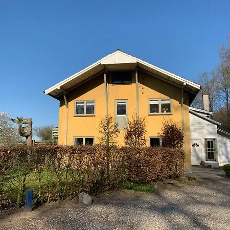 Skovgaarden Feriehus *